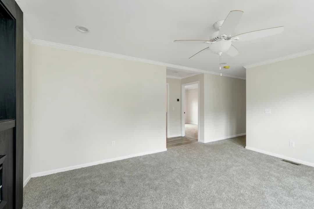 Spinel 64 interior home features