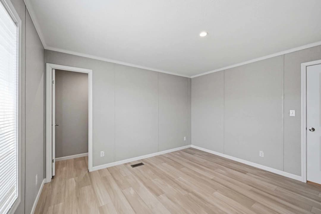 Ontario bedroom home features