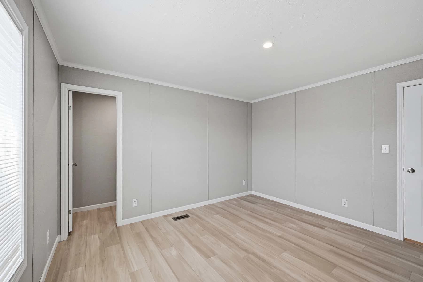 Ontario bedroom home features