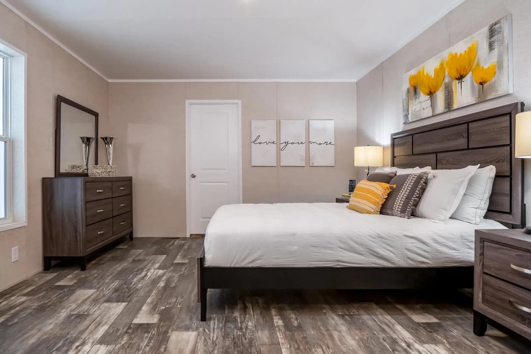 Flagstaff bedroom home features