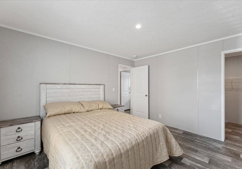 Apex 3900 bedroom home features