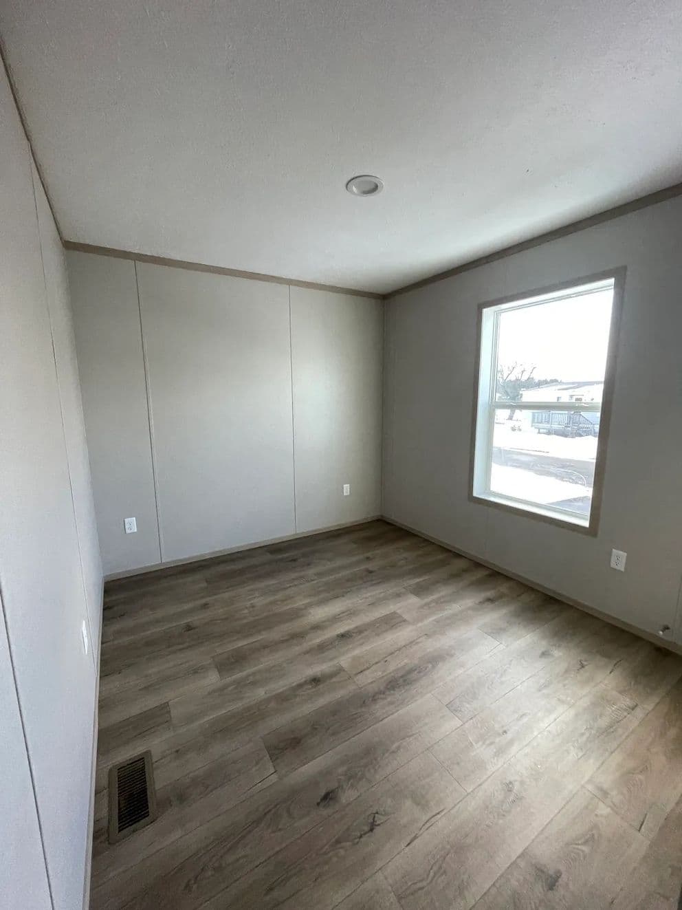Jade 48 bedroom home features