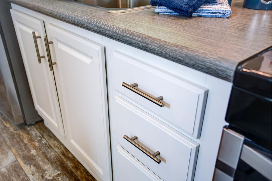 Shore park 4110l interior home features