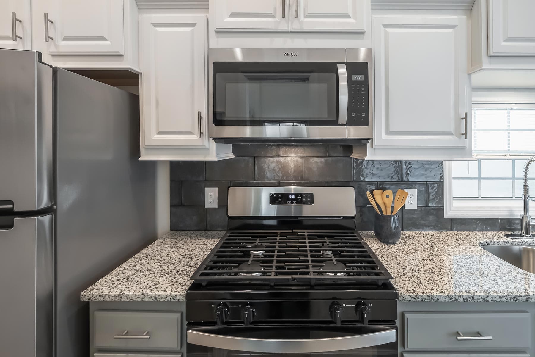 Shore park 1969sl kitchen home features