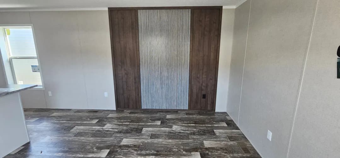 Onyx 48 interior home features