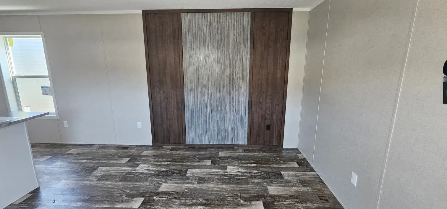 Onyx 48 interior home features