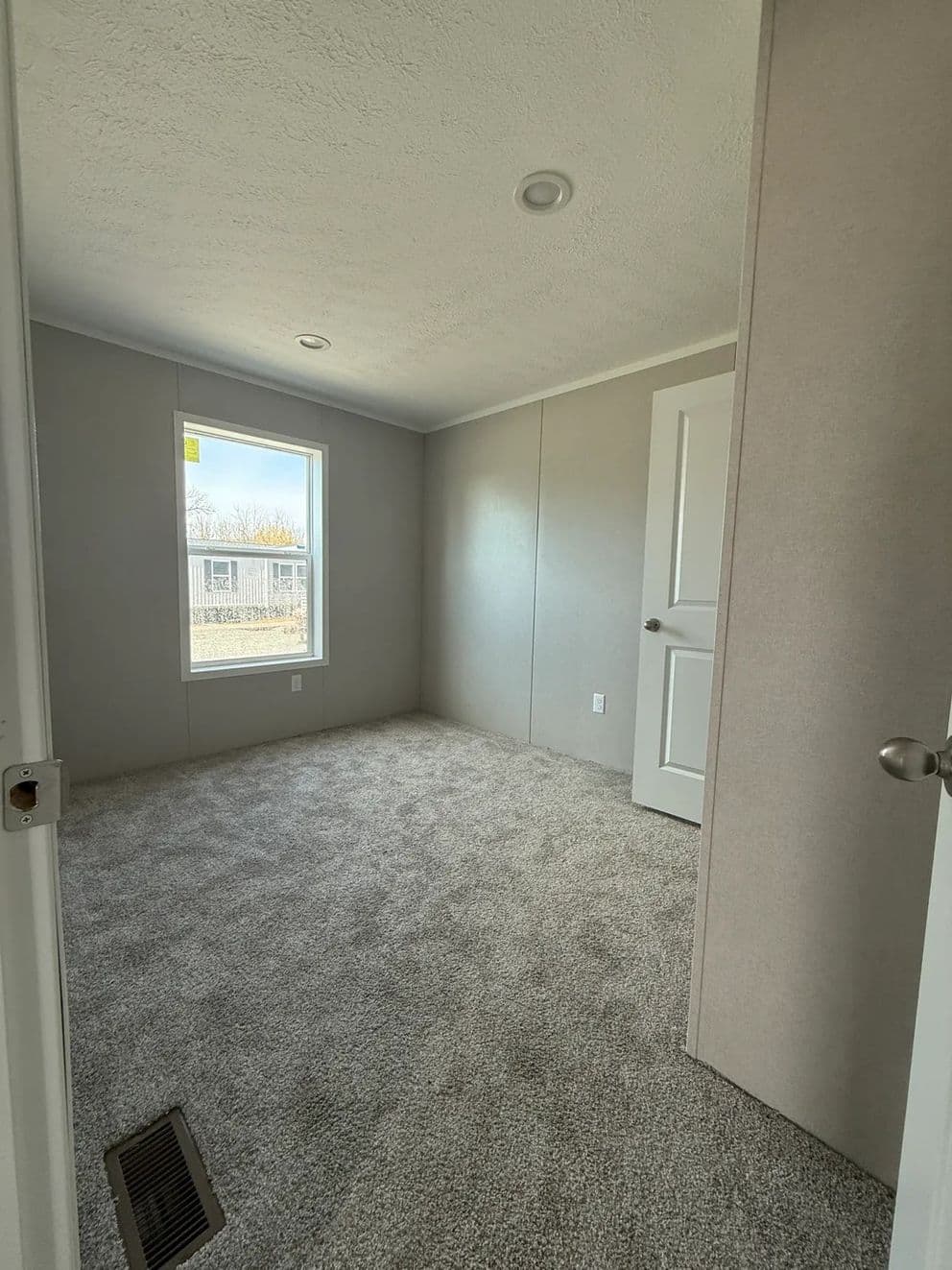 Onyx 40 bedroom home features