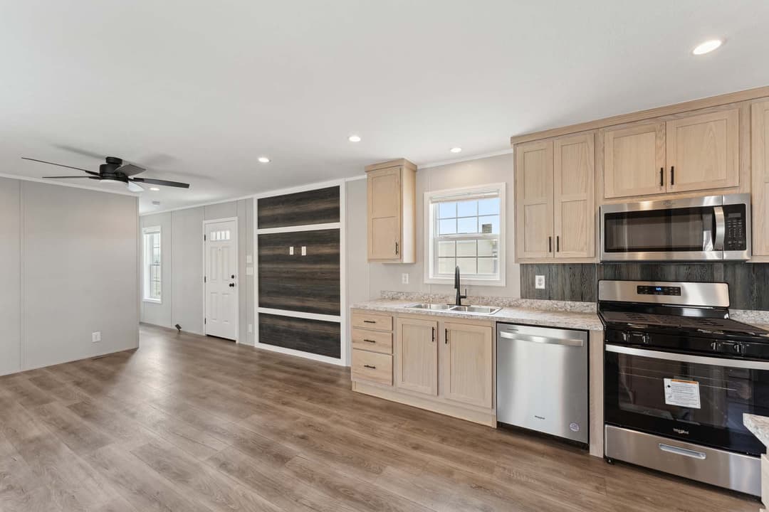 Calm 880 interior home features