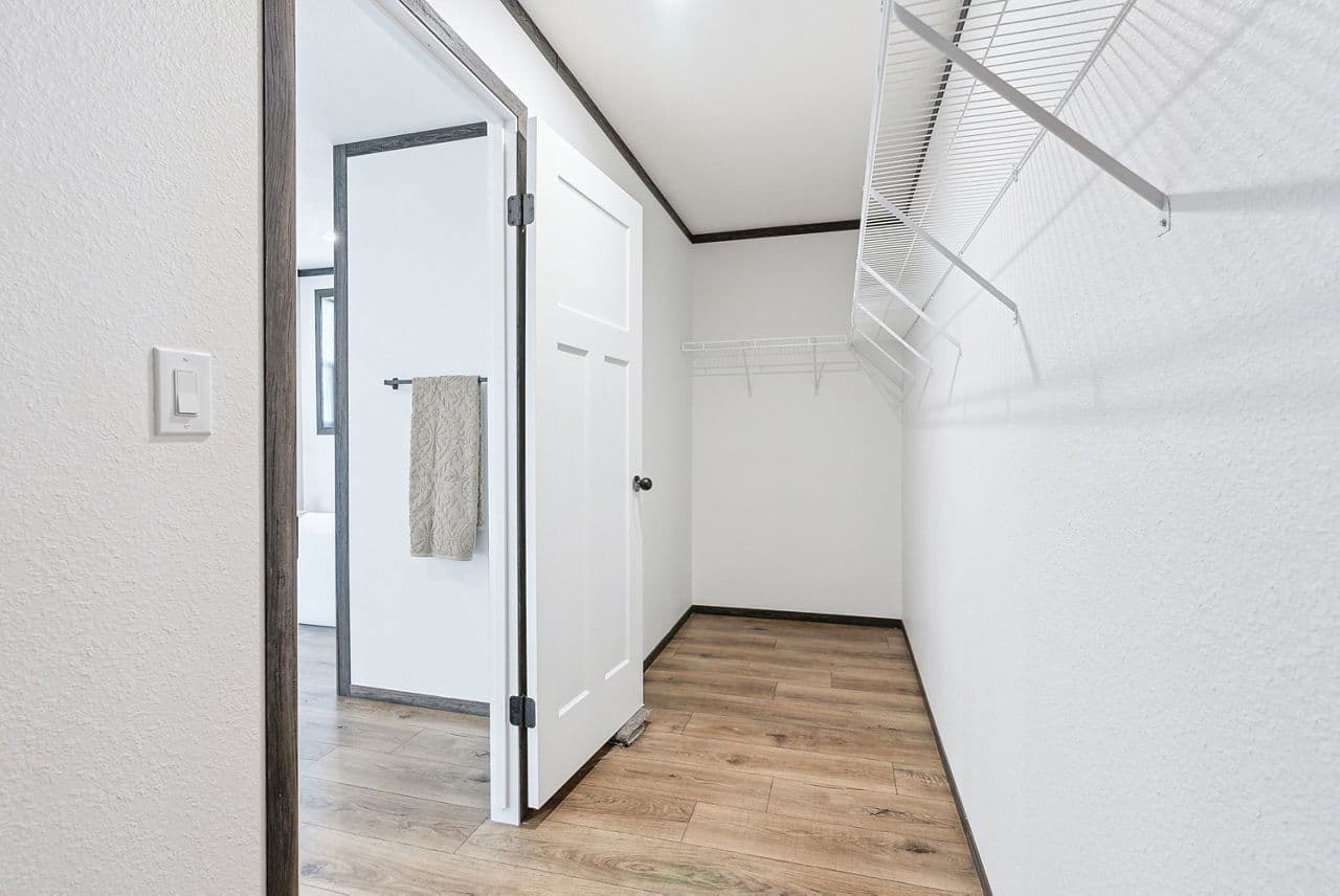 Bravery 2027 (5 bed) interior home features