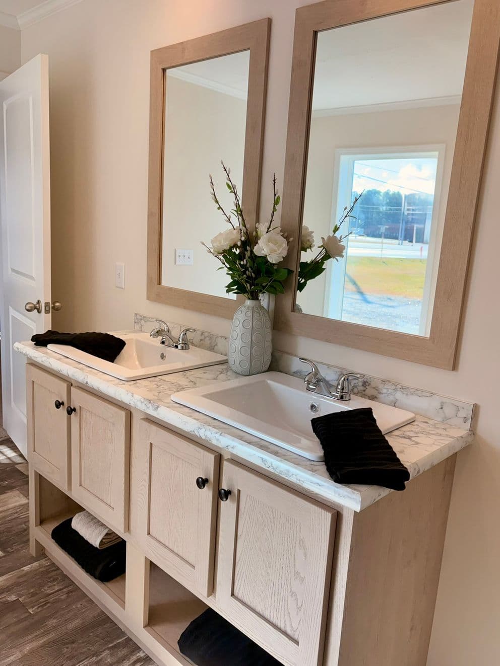Tourmaline (4 bed) bathroom home features