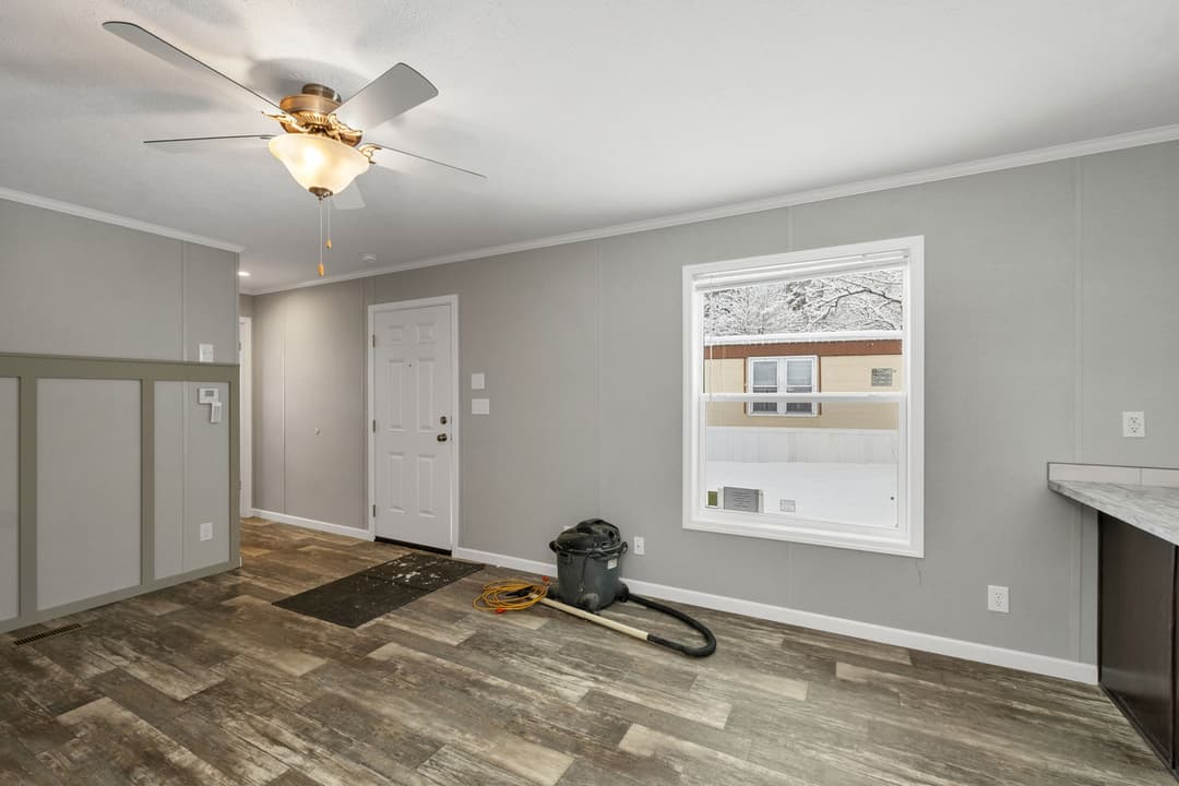 Zenith 6803 interior home features