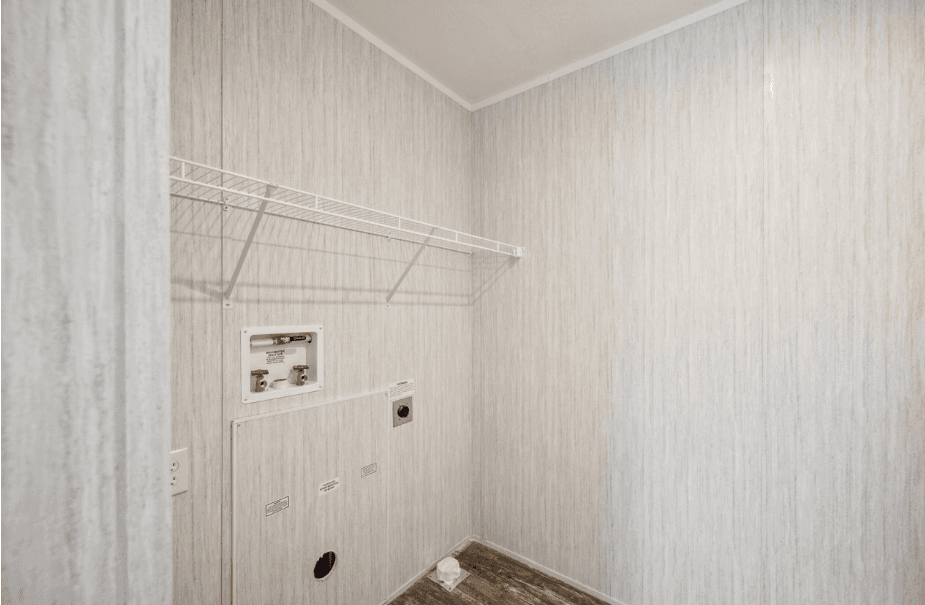 Hemisphere 6805 interior home features