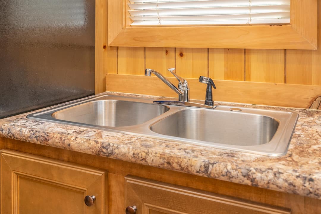 Shore park 4110b kitchen home features