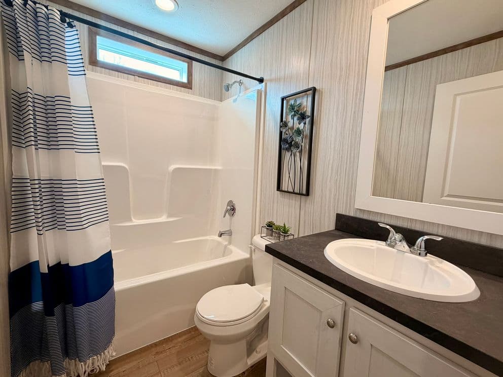 Apatite 40 bathroom home features