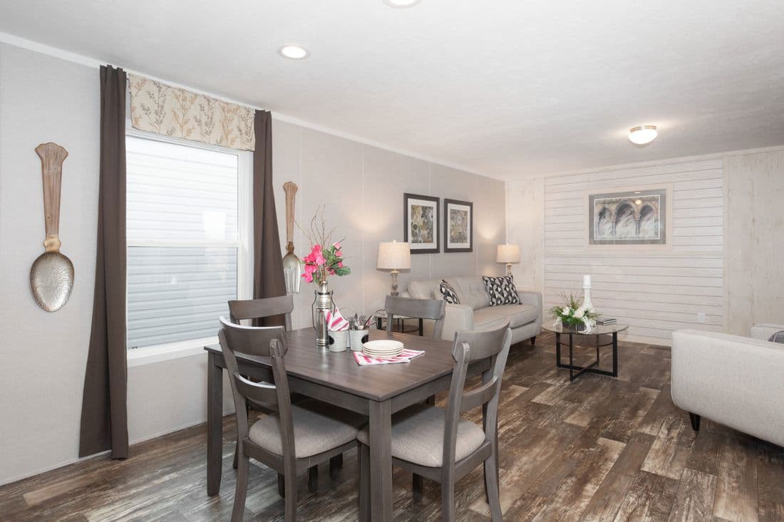 Sapphire interior home features