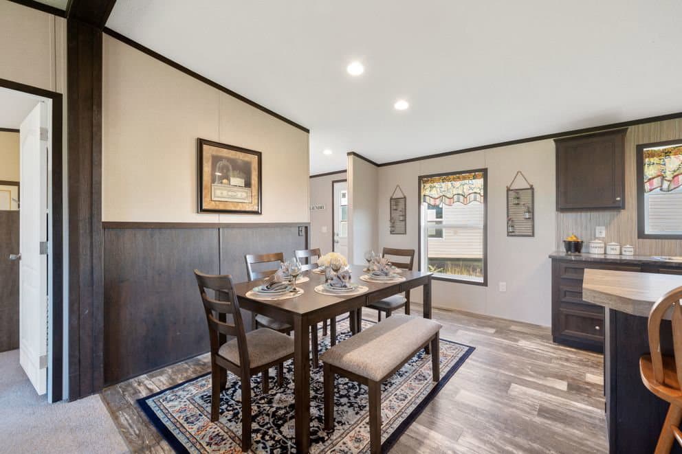Garnet interior home features