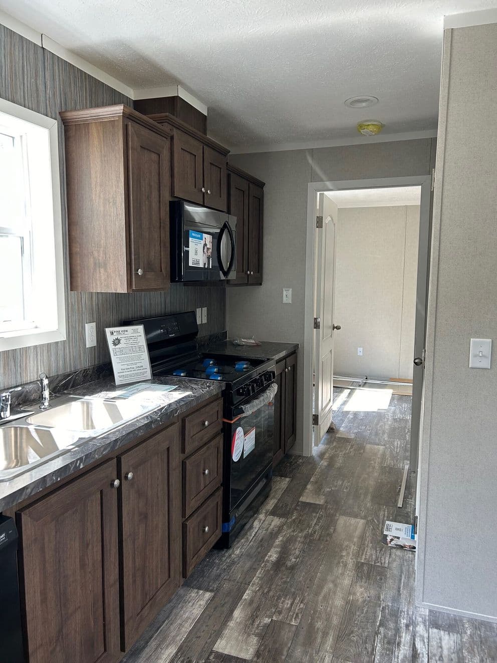 Sapphire 76 kitchen home features