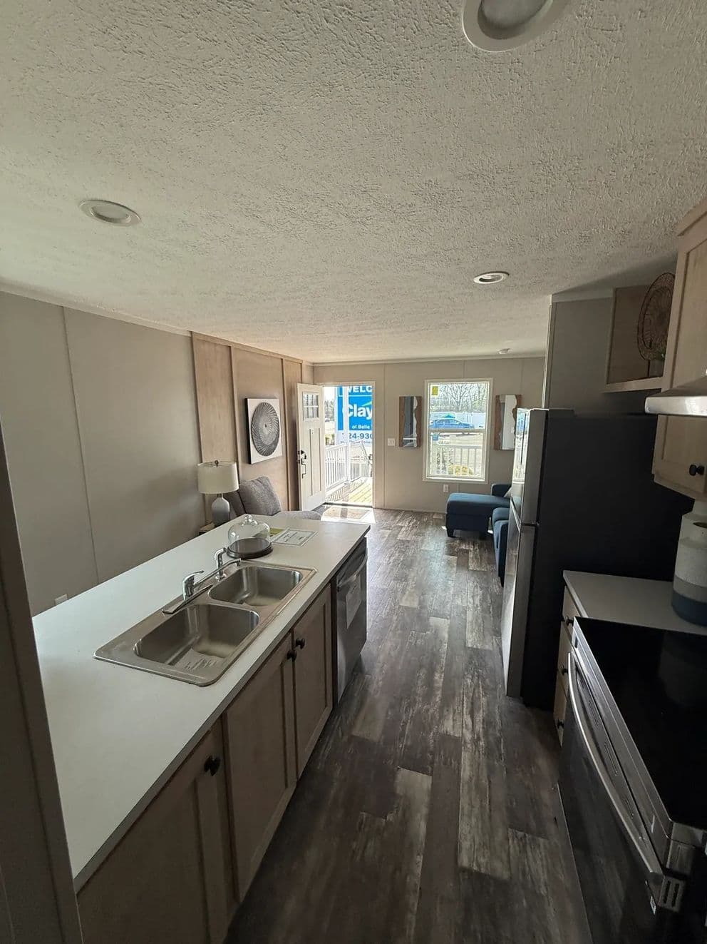 Onyx 40 kitchen home features