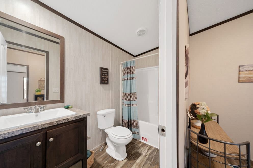 Garnet bathroom home features