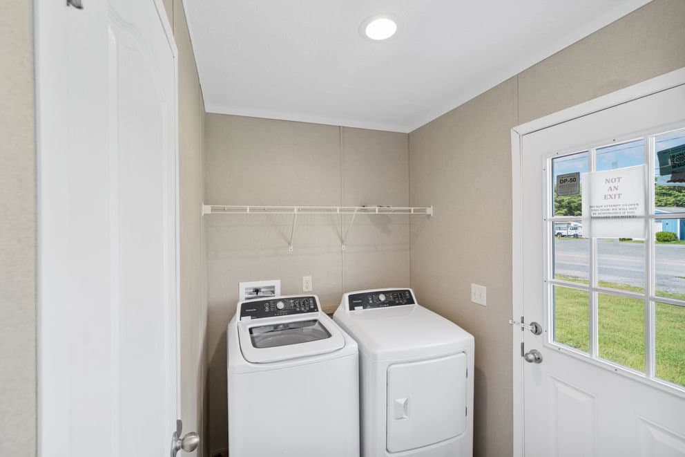 Zircon interior home features