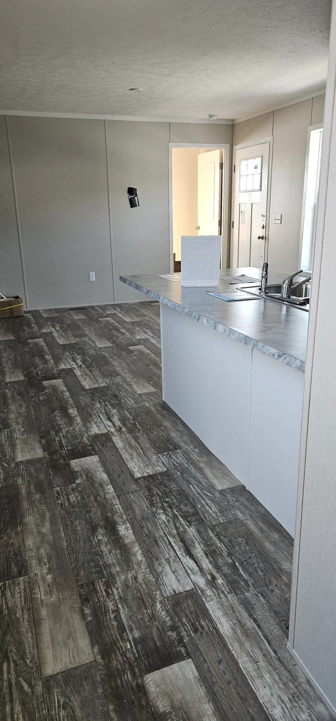 Onyx 48 interior home features