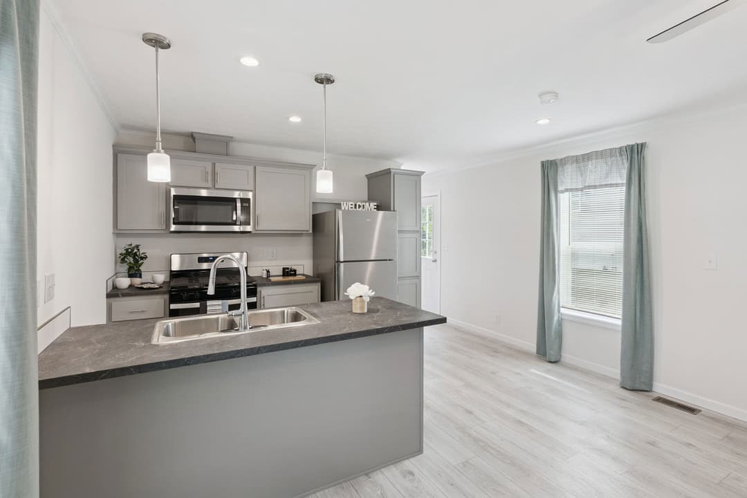 Achiever 6902 interior home features