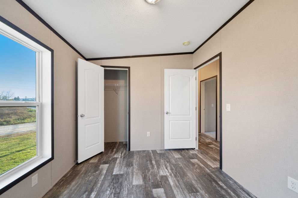 Garnet interior home features