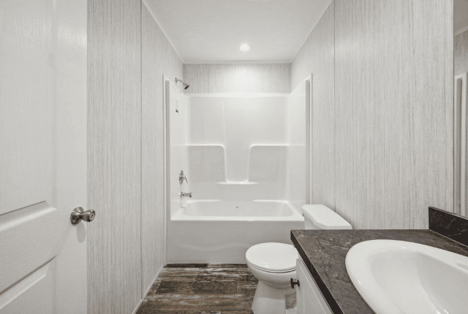 Hemisphere 6805 bathroom home features