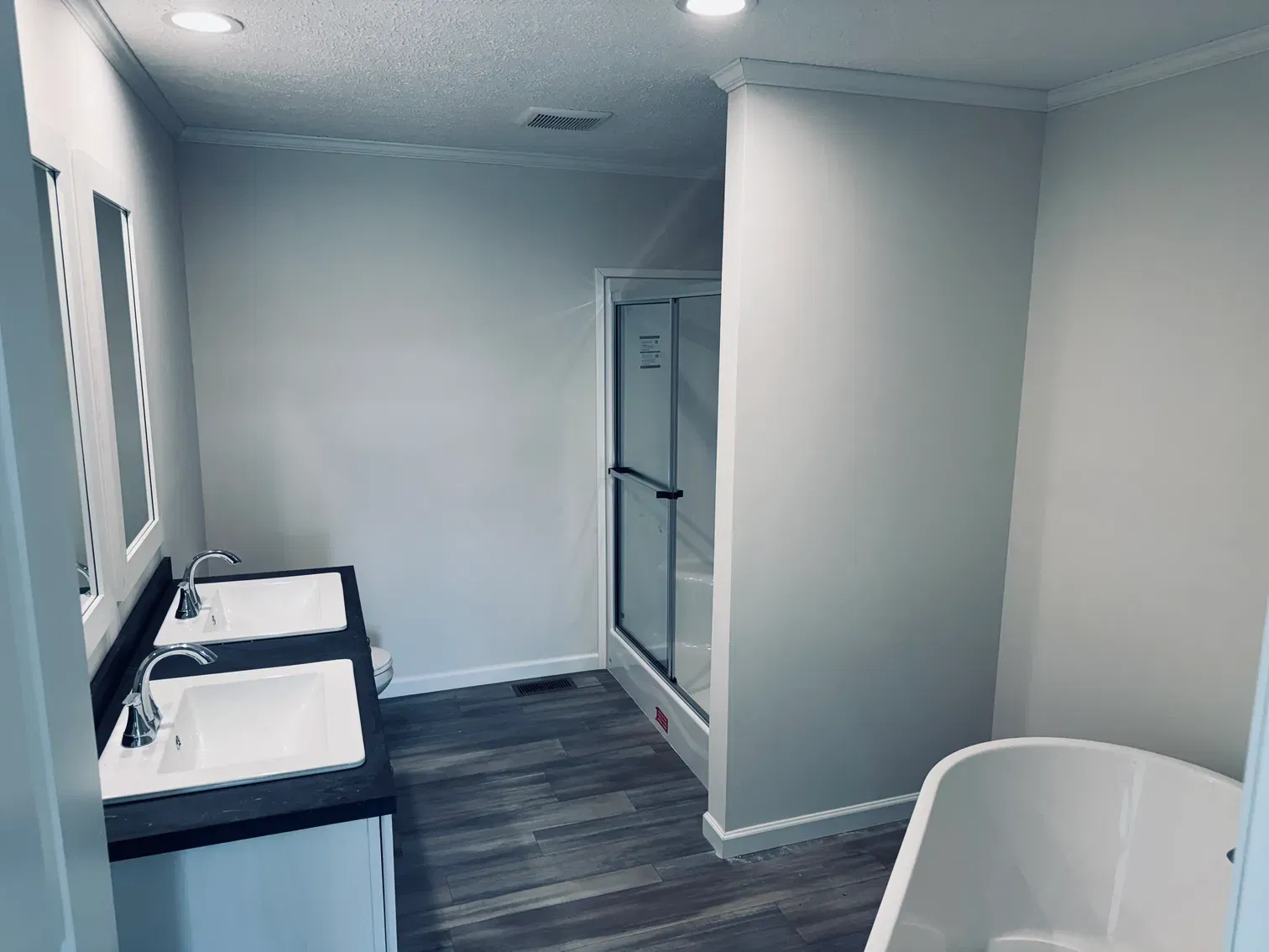 Tourmaline bathroom home features