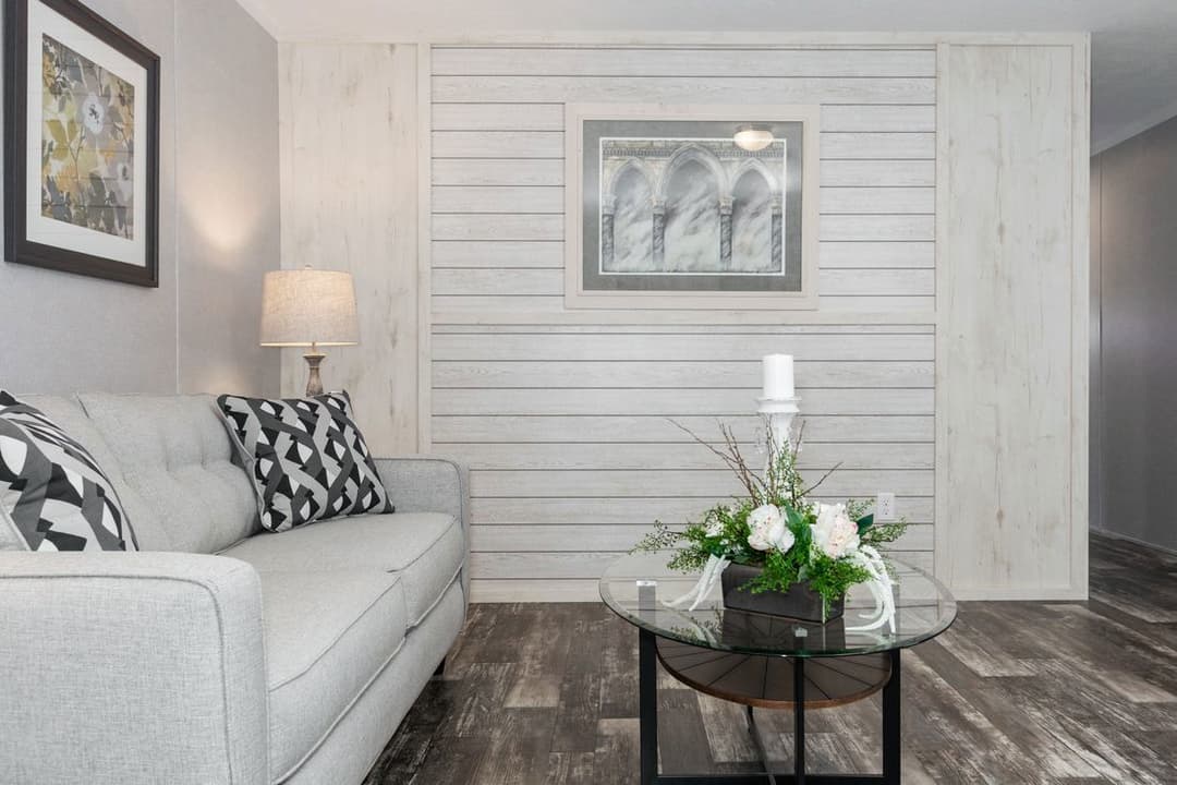 Sapphire interior home features