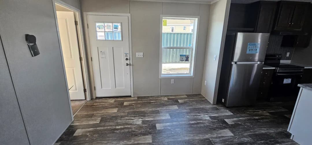 Onyx 48 interior home features