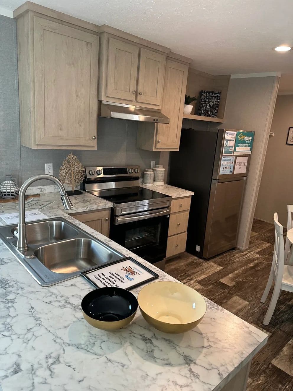 Topaz kitchen home features