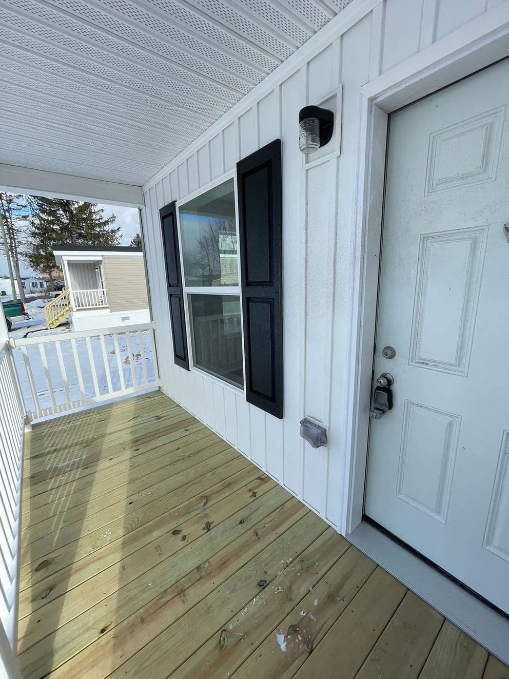 Jade 48 exterior home features