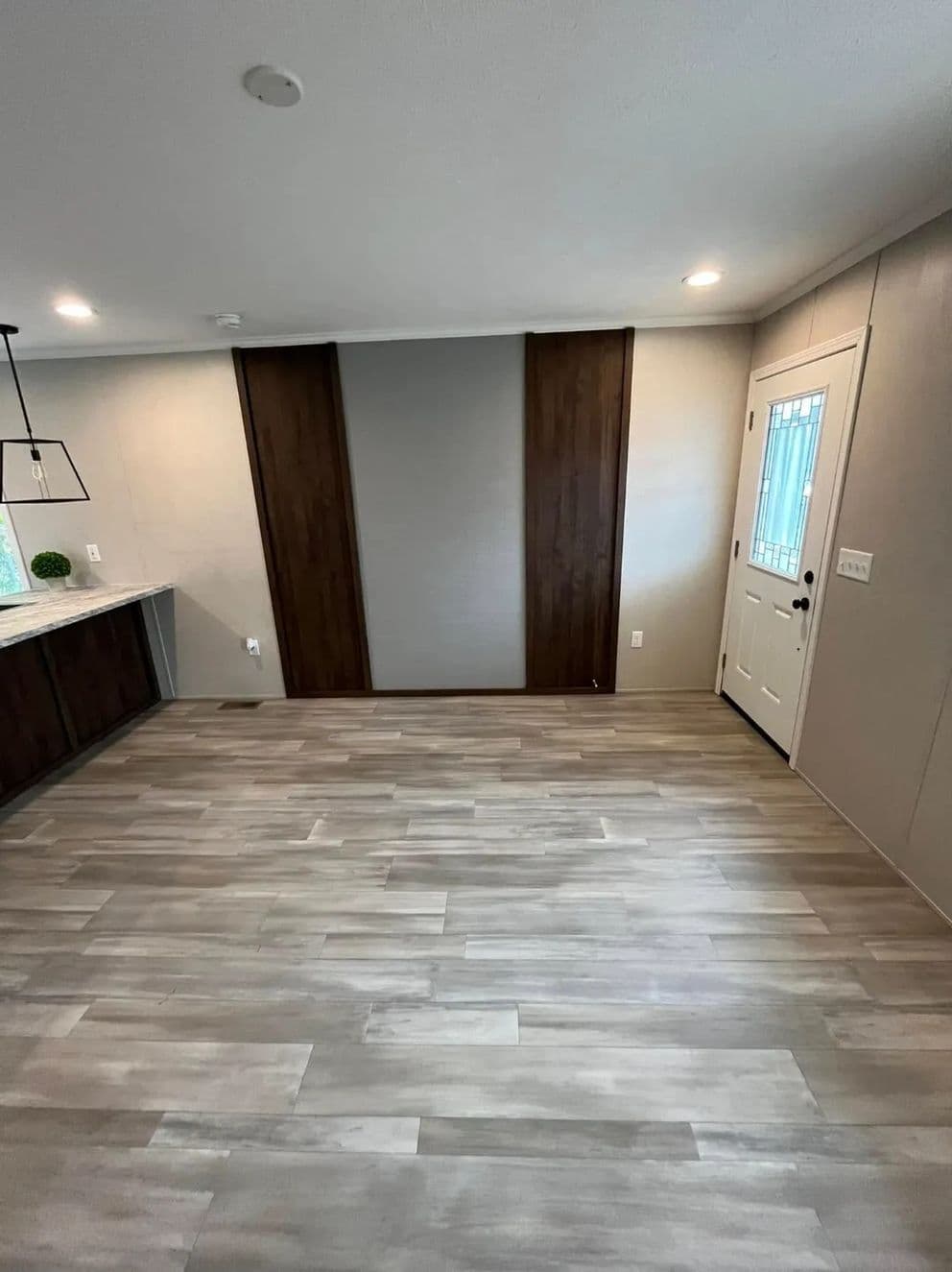 Peridot 60 interior home features