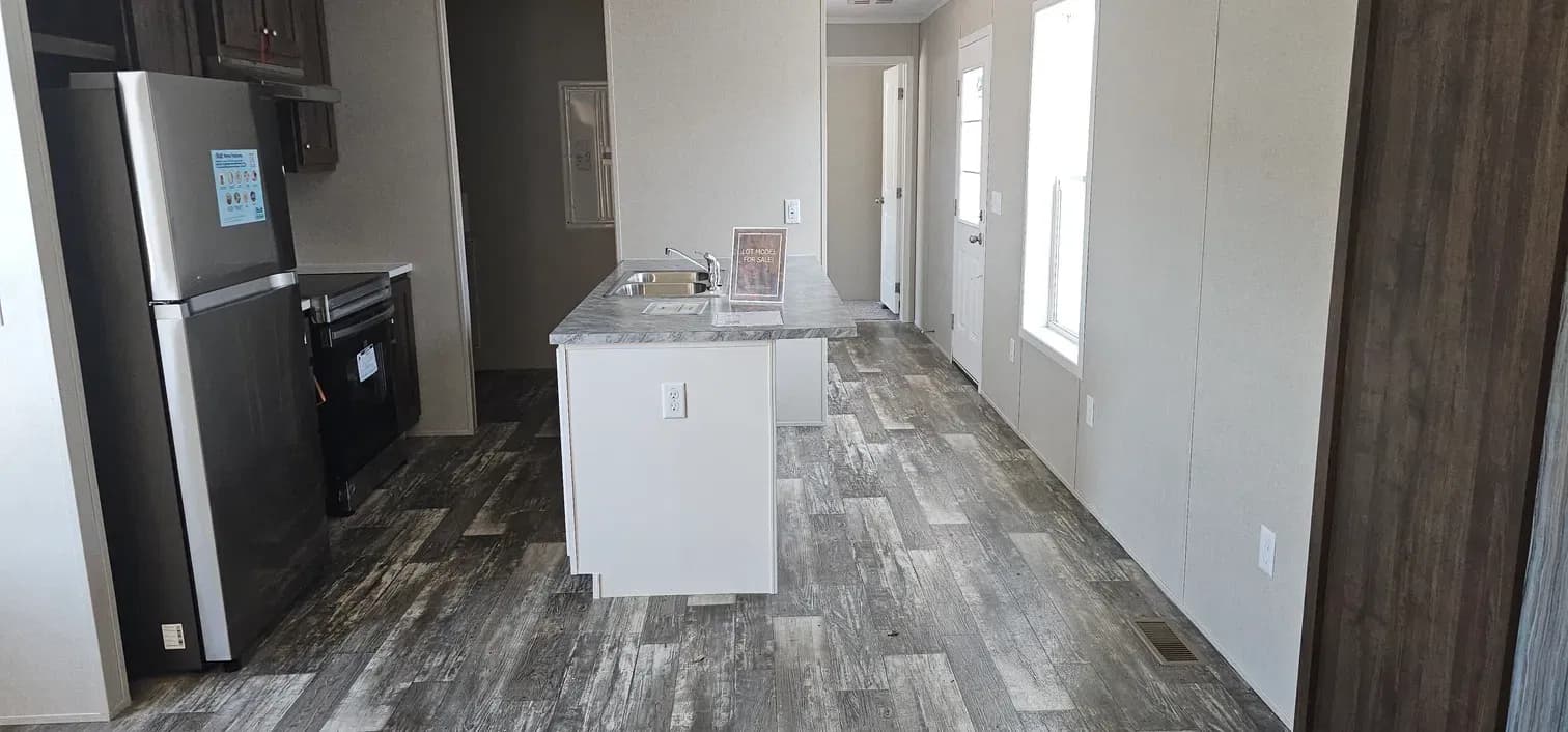 Onyx 48 kitchen home features