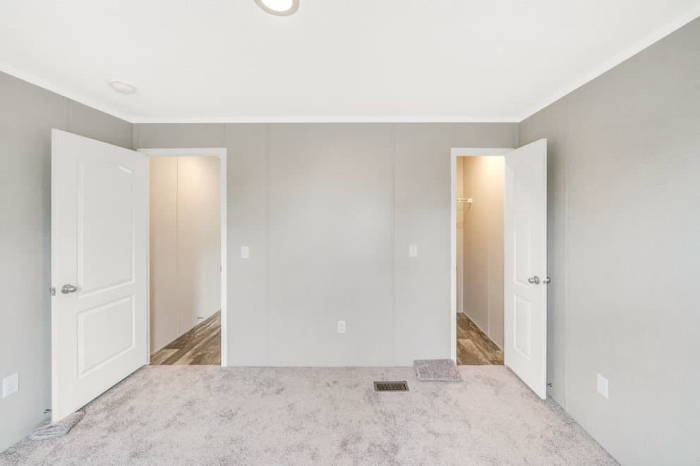 Ruby bedroom home features