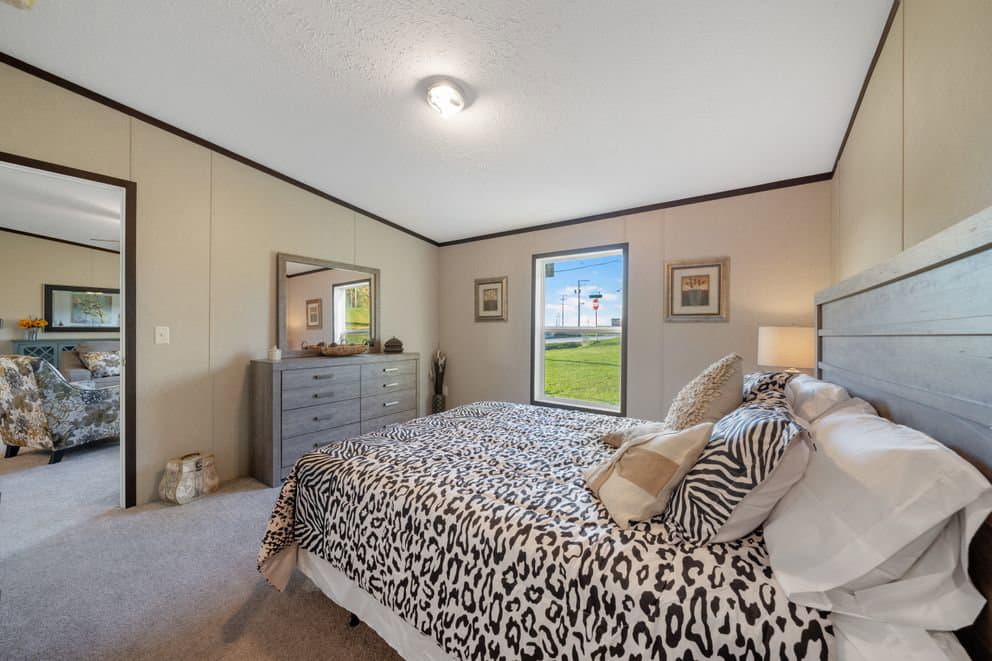 Garnet bedroom home features