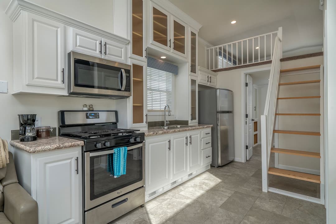Shore park 4111 kitchen home features