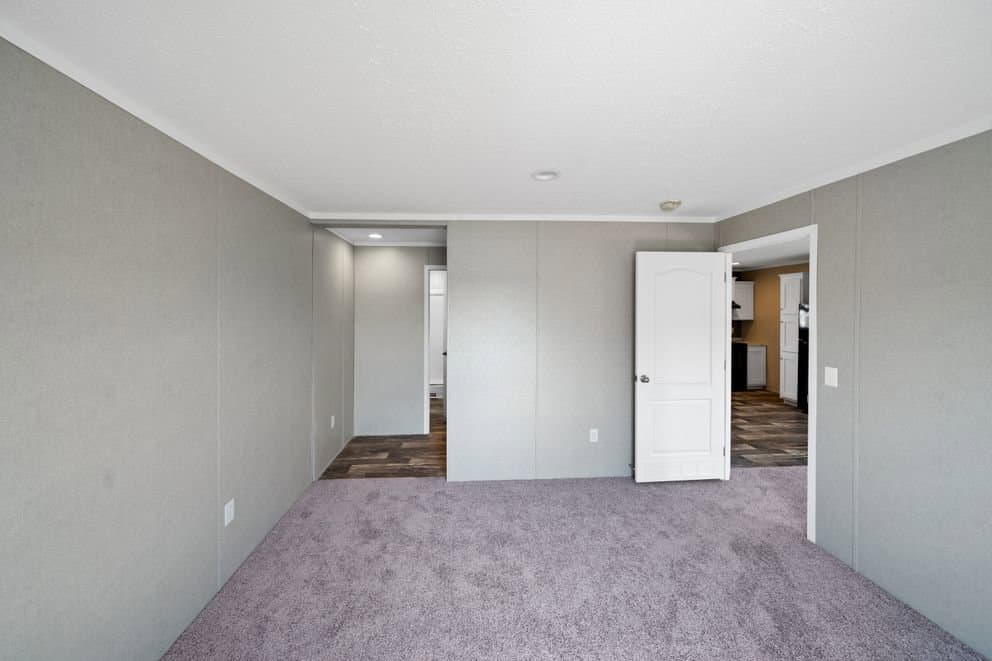 Zircon bedroom home features