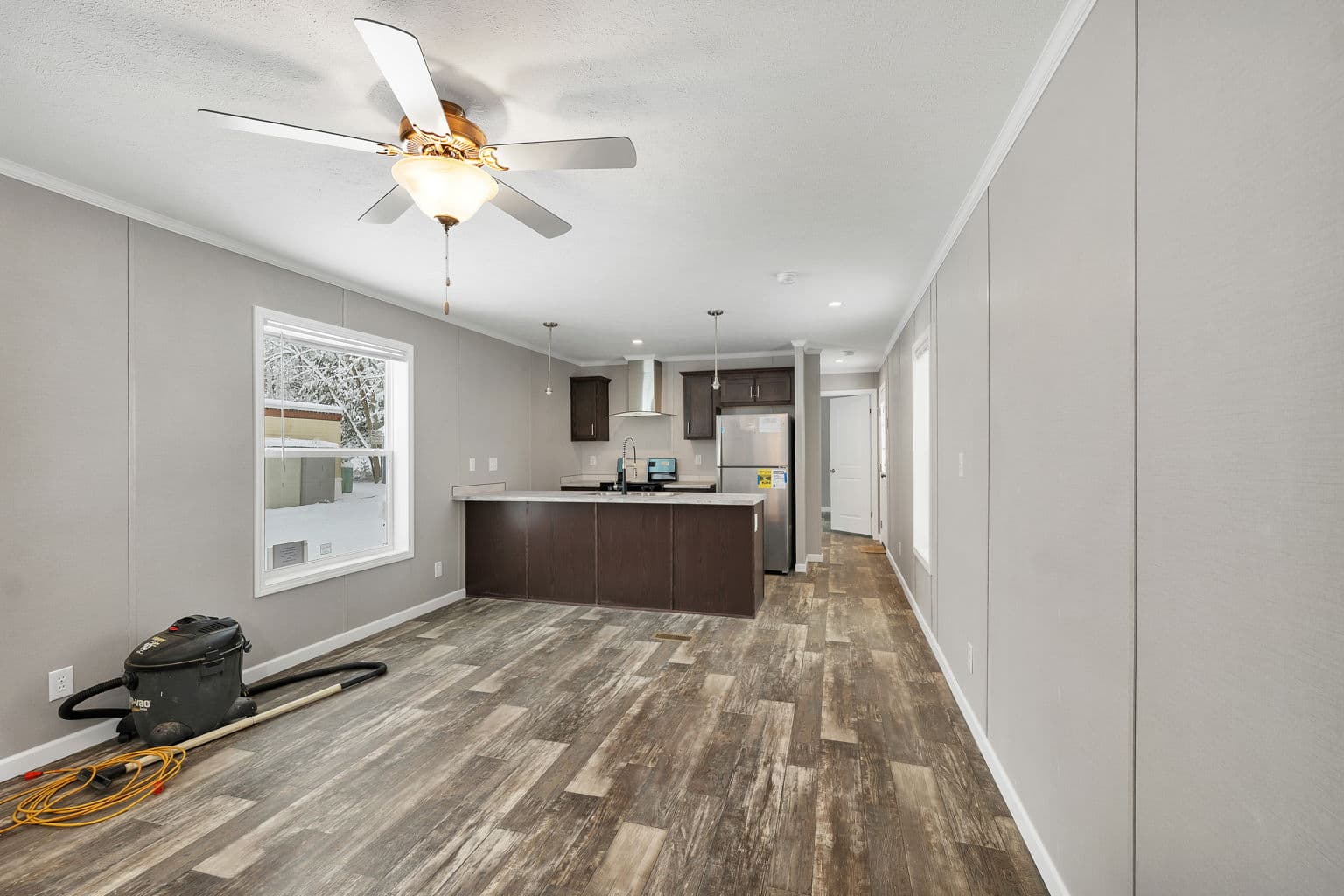 Zenith 6803 interior home features