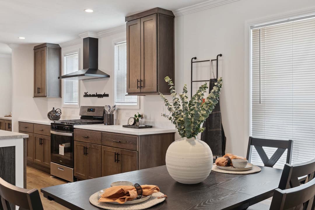 Sunlight 1493 interior home features