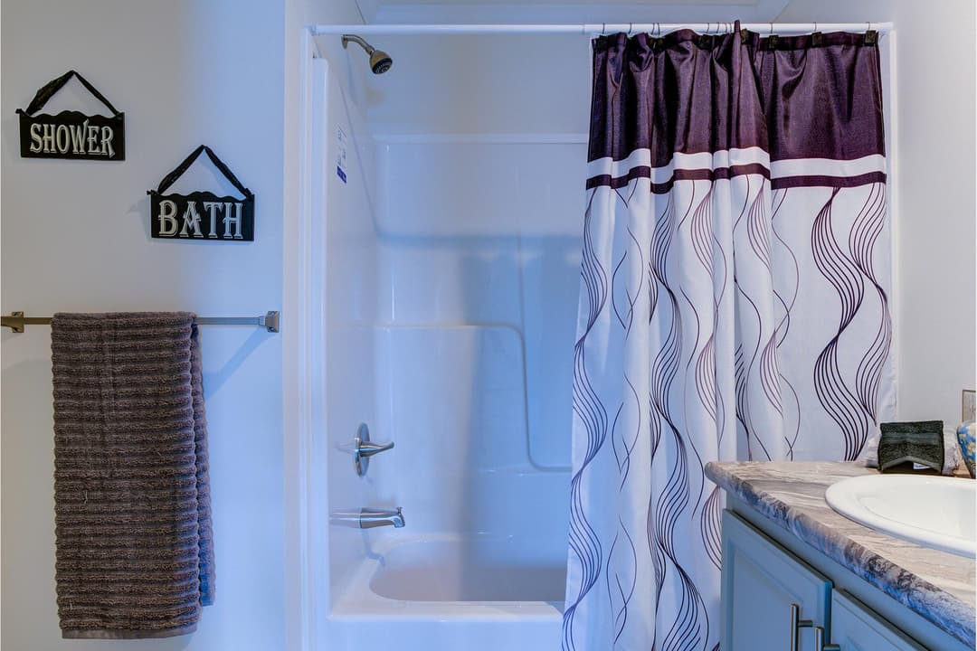 Spectra rh7100 bathroom home features