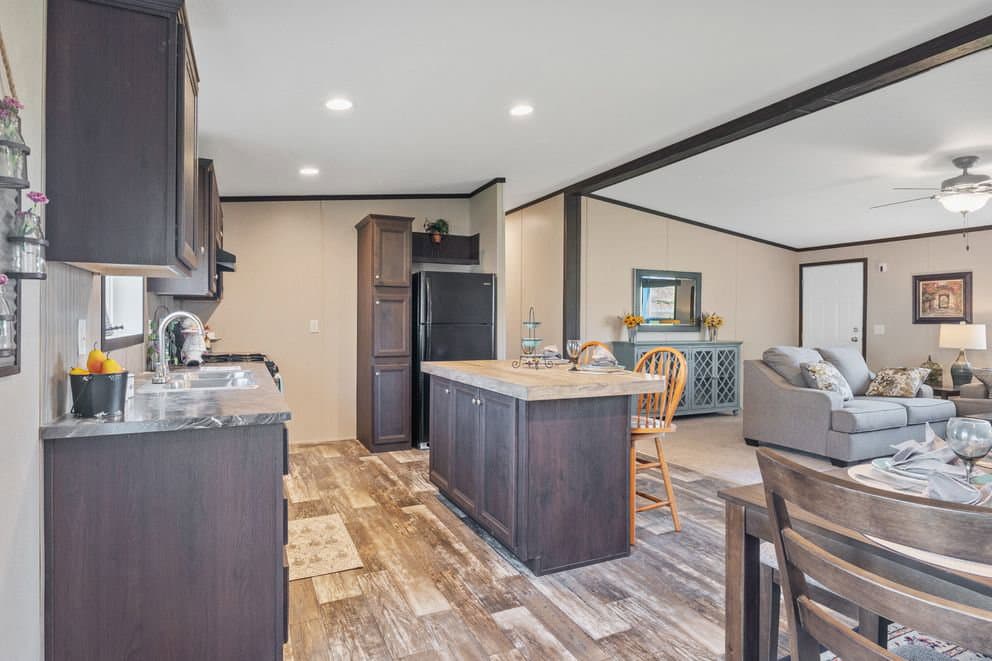 Garnet kitchen home features