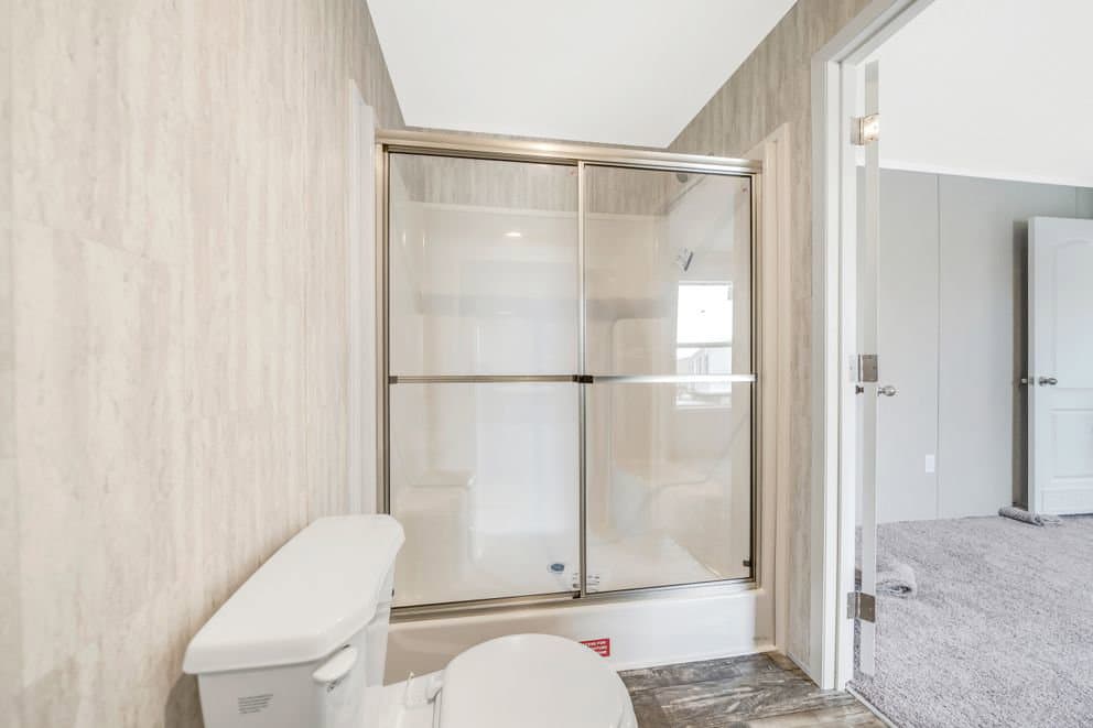 Ruby bathroom home features