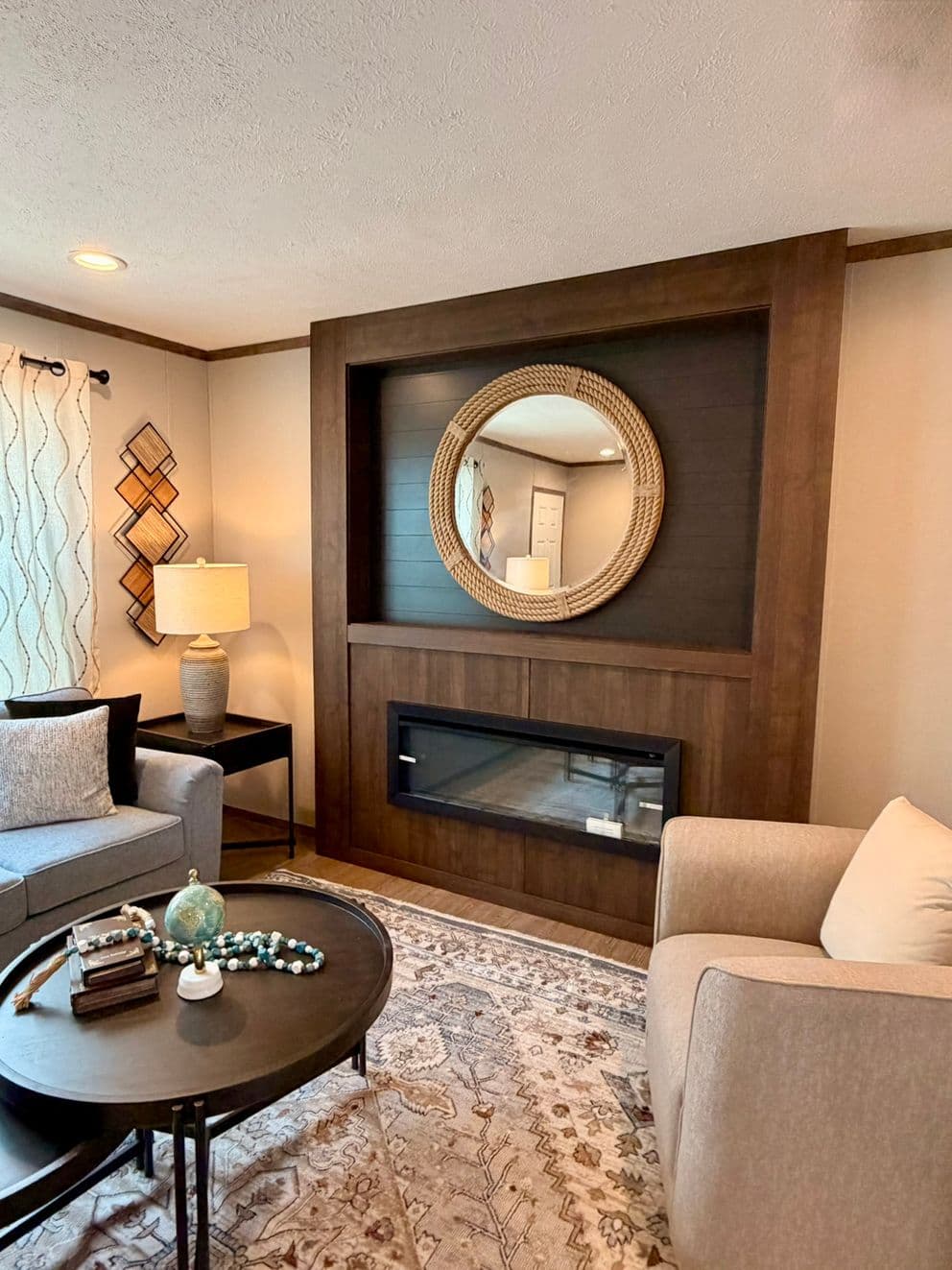 Apatite 40 interior home features