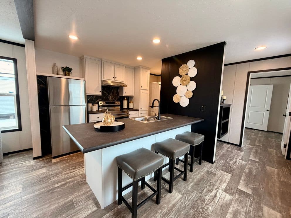 Pearl kitchen home features